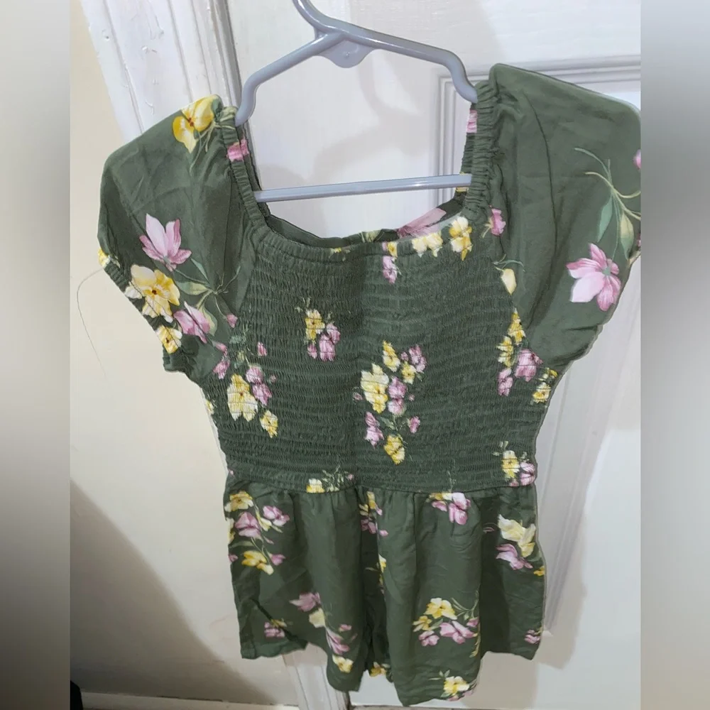 Old Navy Girls Floral Romper Green Smocked Back Size S 6/7